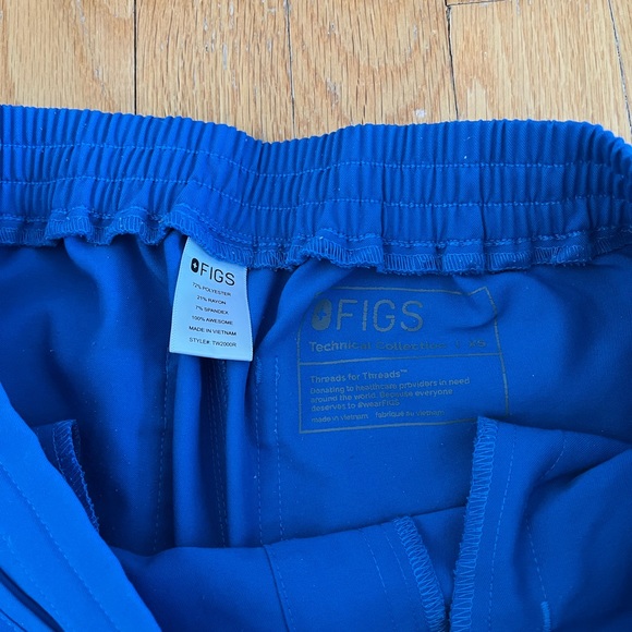 Figs Scrub Set - Picture 8 of 11